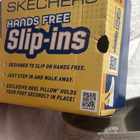 New sketchers women’s slip in shoes 9.5 - Picture 8 of 12